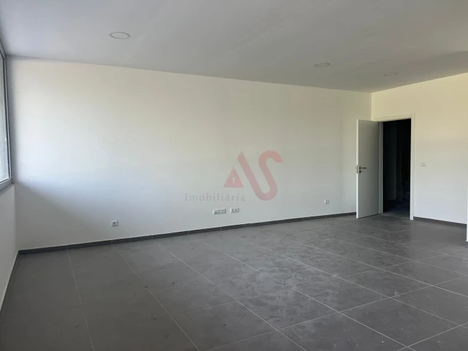 Negócio para Arrendamento em São Tomé de Negrelos Foto 7