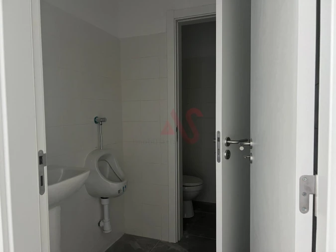 Negócio para Arrendamento em São Tomé de Negrelos Foto 14