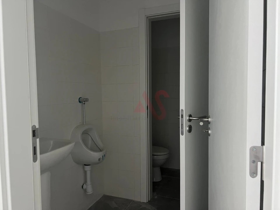 Negócio para Arrendamento em São Tomé de Negrelos Foto 14