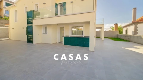 Moradia T4 para Venda em Funchal (Santa Maria Maior)