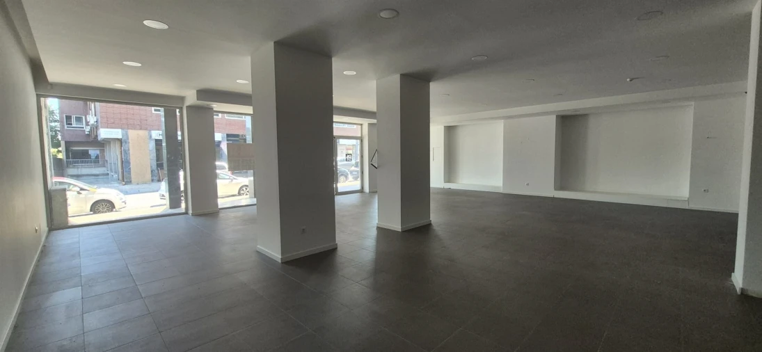 Loja para Arrendamento em Arcozelo Foto 10