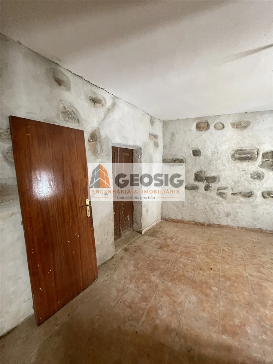 Moradia T2 para Venda em Santa Clara-A-Nova e Gomes Aires Foto 10