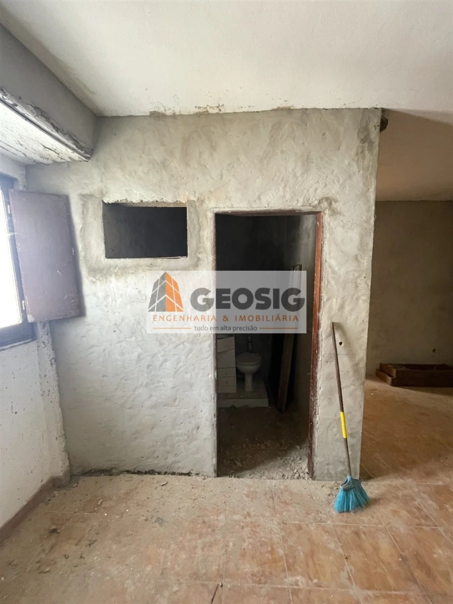 Moradia T2 para Venda em Santa Clara-A-Nova e Gomes Aires Foto 12