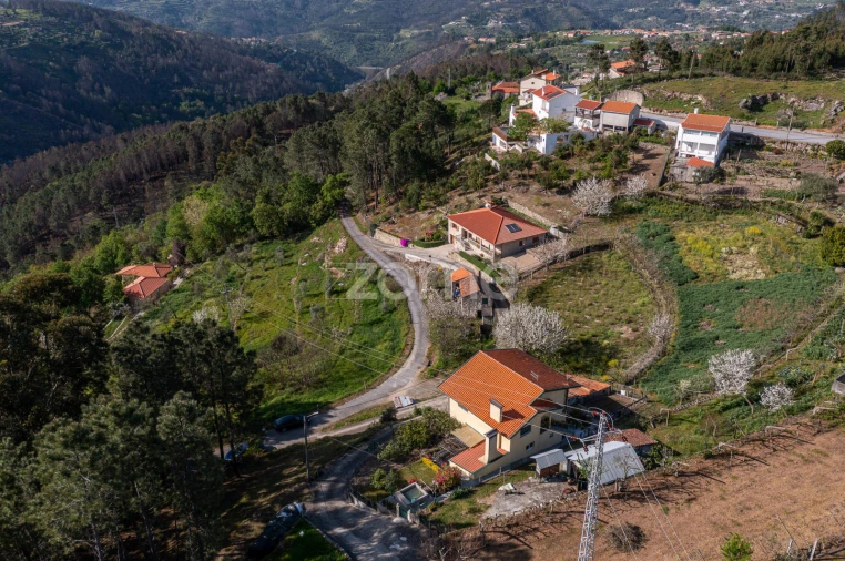 Moradia T1 para Venda em Freigil e Miomães Foto 9