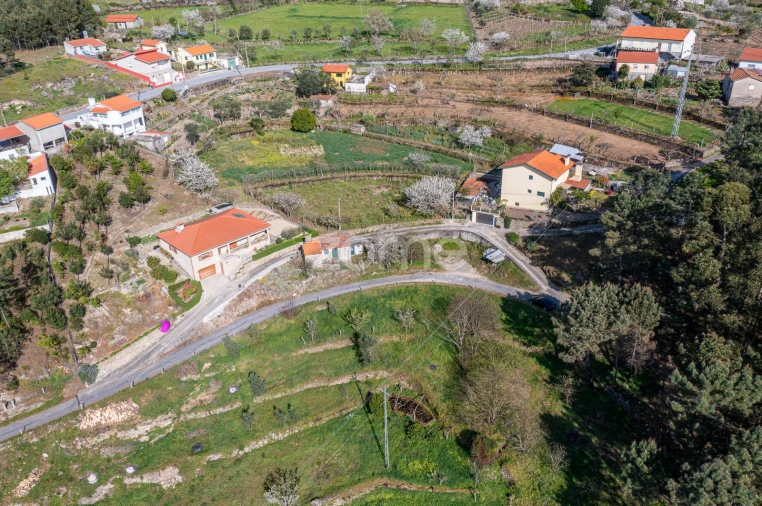 Moradia T1 para Venda em Freigil e Miomães Foto 7