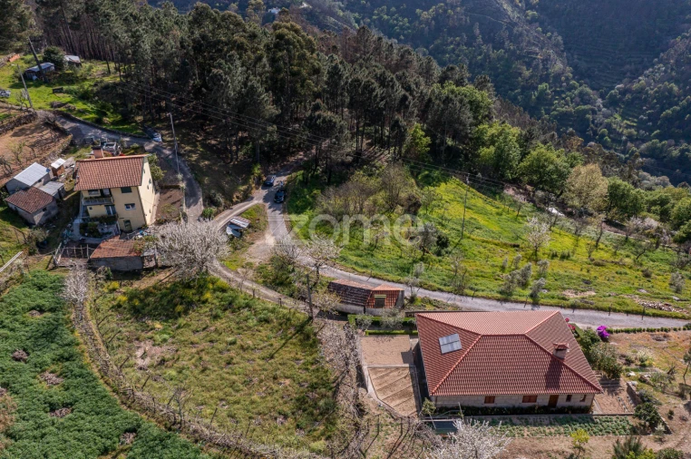 Moradia T1 para Venda em Freigil e Miomães Foto 11