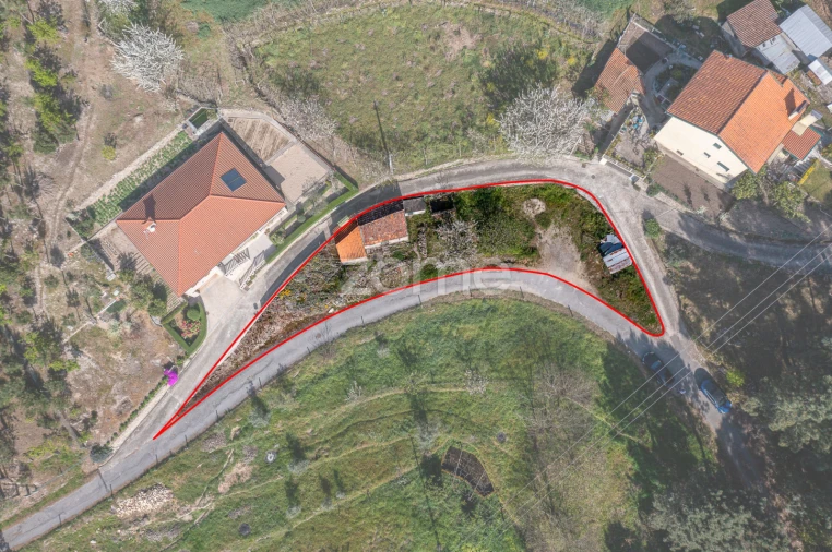 Moradia T1 para Venda em Freigil e Miomães Foto 2