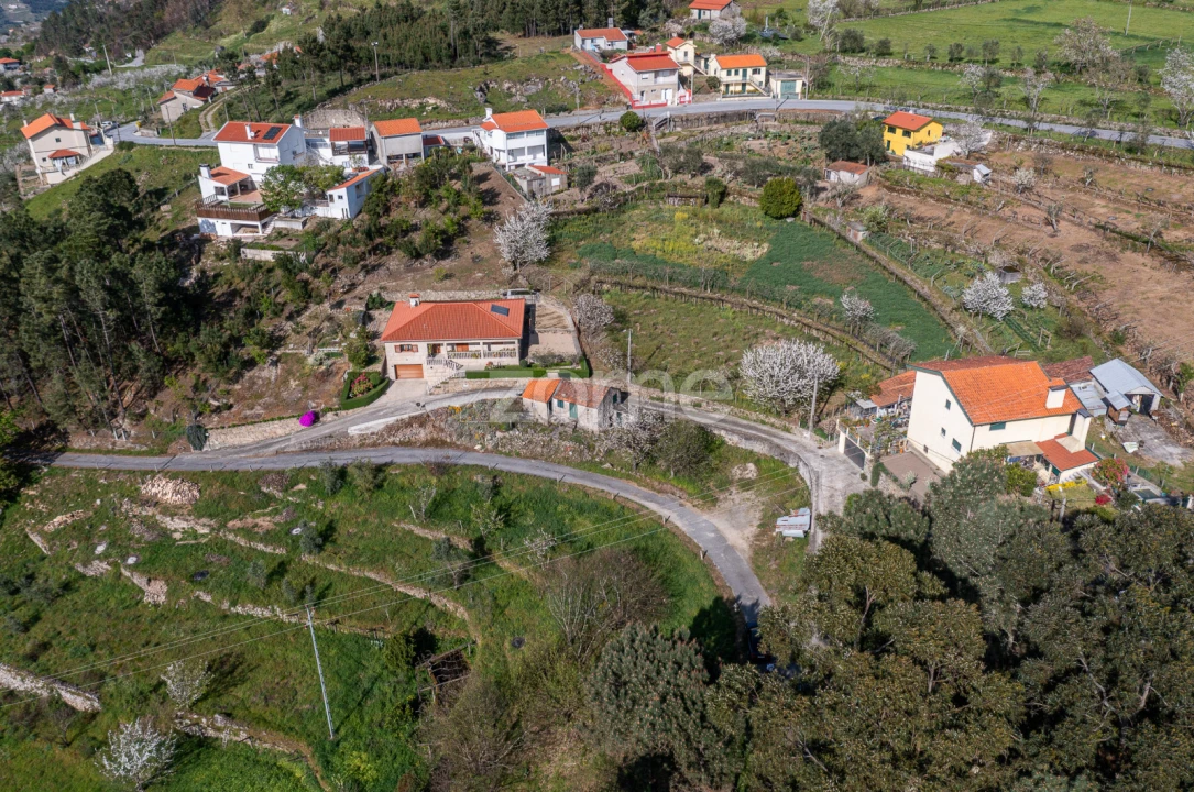 Moradia T1 para Venda em Freigil e Miomães Foto 6