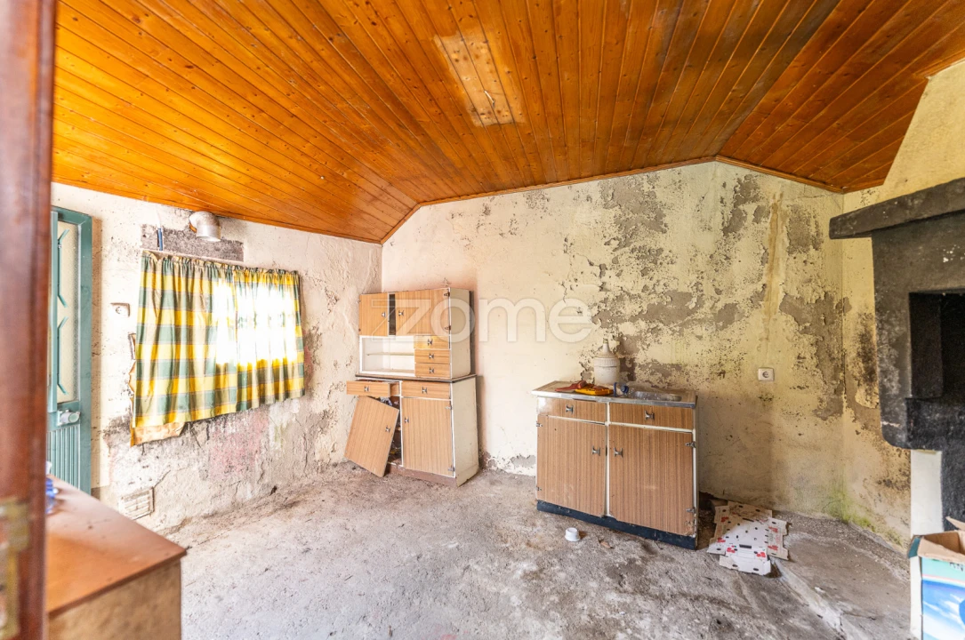 Moradia T1 para Venda em Freigil e Miomães Foto 18