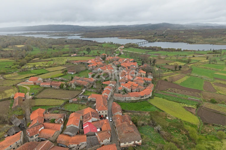 Moradia T2 para Venda em Tourem Foto 29