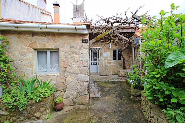 Moradia T2 para Venda em Tourem Foto 6