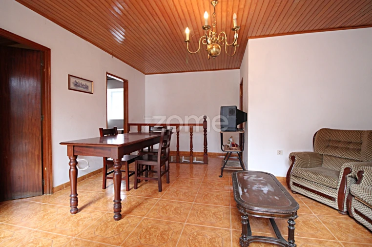 Moradia T2 para Venda em Tourem Foto 14