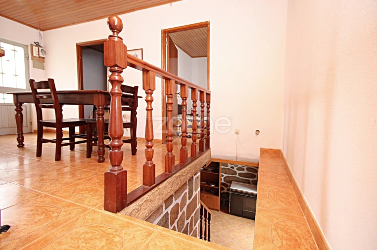 Moradia T2 para Venda em Tourem Foto 20