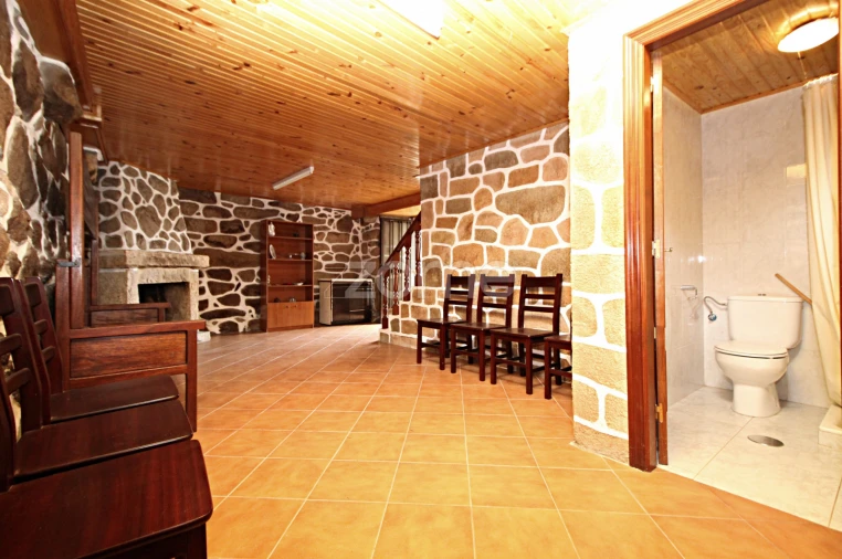 Moradia T2 para Venda em Tourem Foto 22