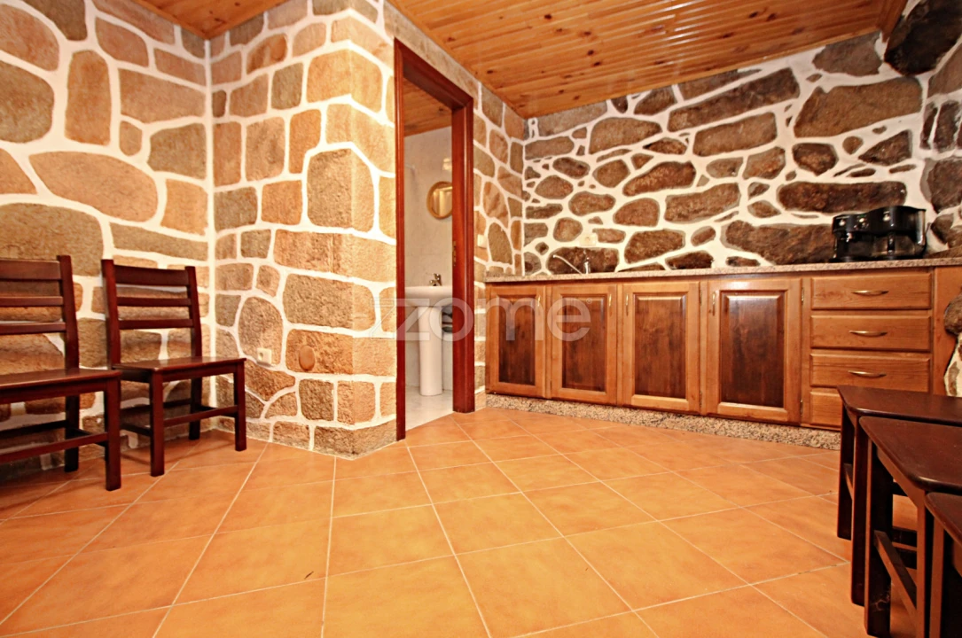 Moradia T2 para Venda em Tourem Foto 21