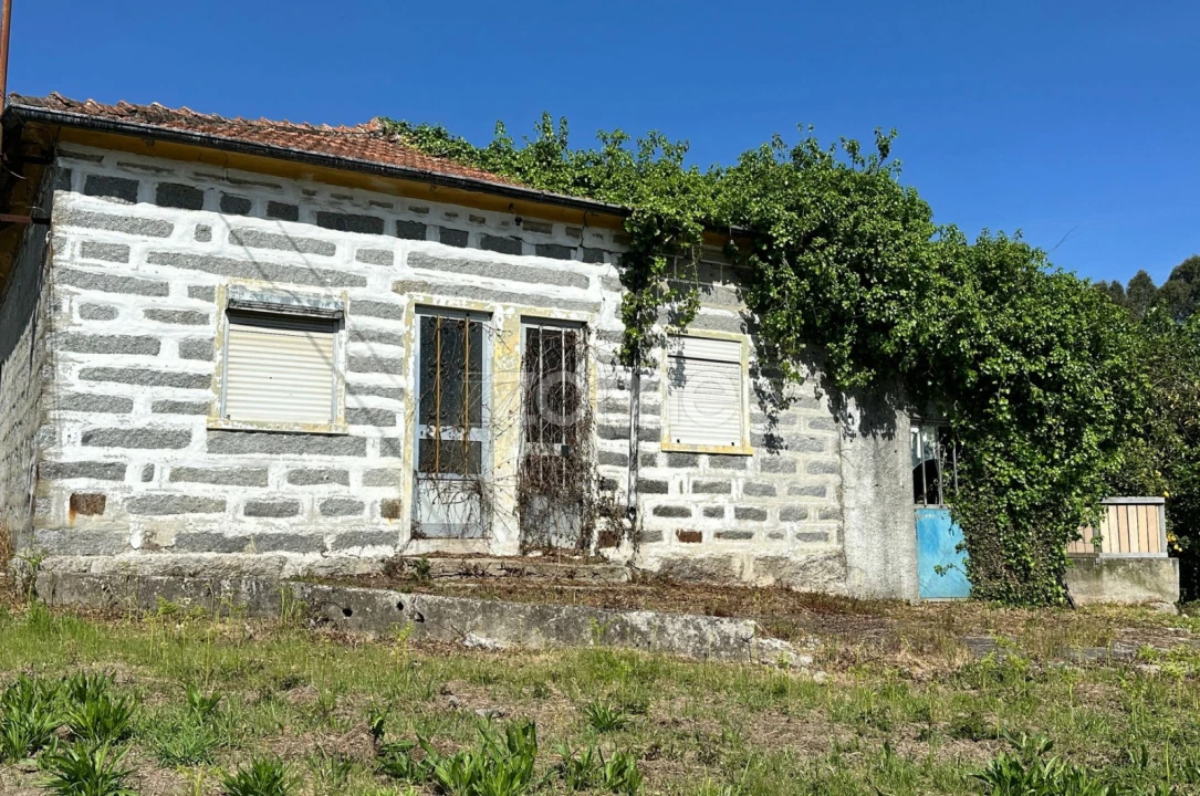 Moradia T1 para Venda em Oliveira (Santa Maria) Foto 7