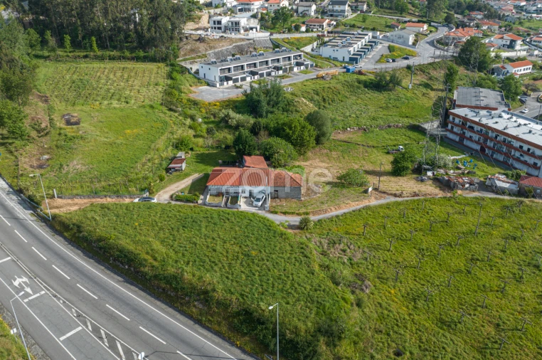 Moradia T1 para Venda em Oliveira (Santa Maria) Foto 5