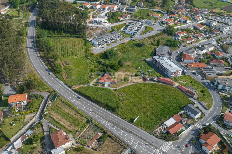 Moradia T1 para Venda em Oliveira (Santa Maria) Foto 14