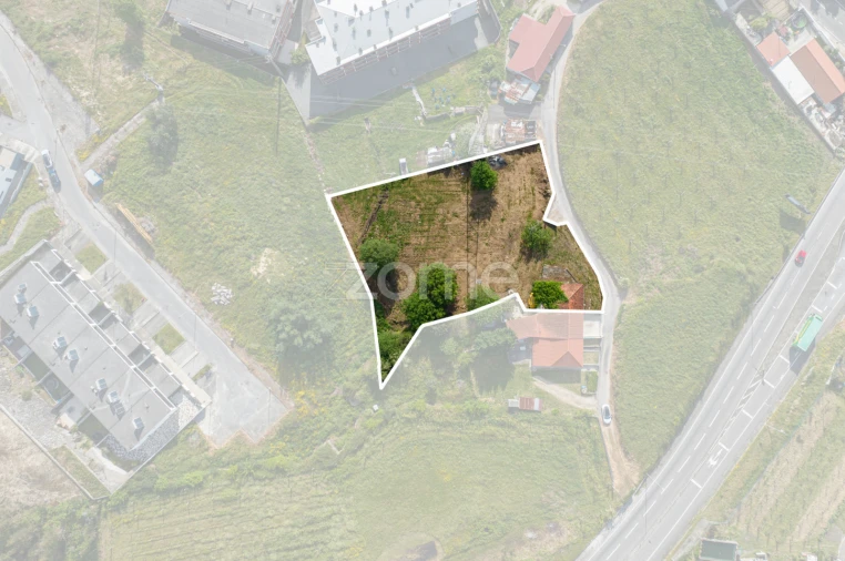 Moradia T1 para Venda em Oliveira (Santa Maria)