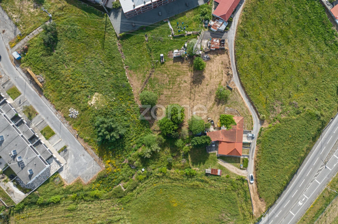 Moradia T1 para Venda em Oliveira (Santa Maria) Foto 4