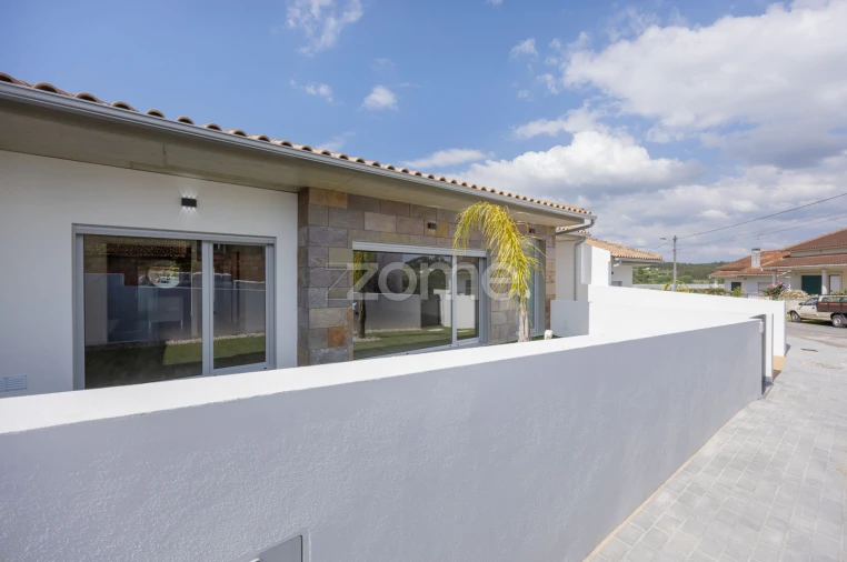 Moradia T3 para Venda em Santa Eufémia e Boa Vista Foto 2