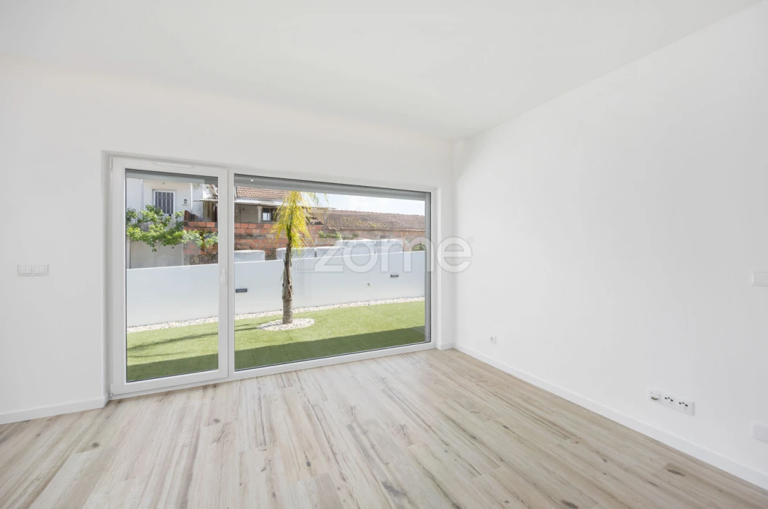 Moradia T3 para Venda em Santa Eufémia e Boa Vista Foto 4