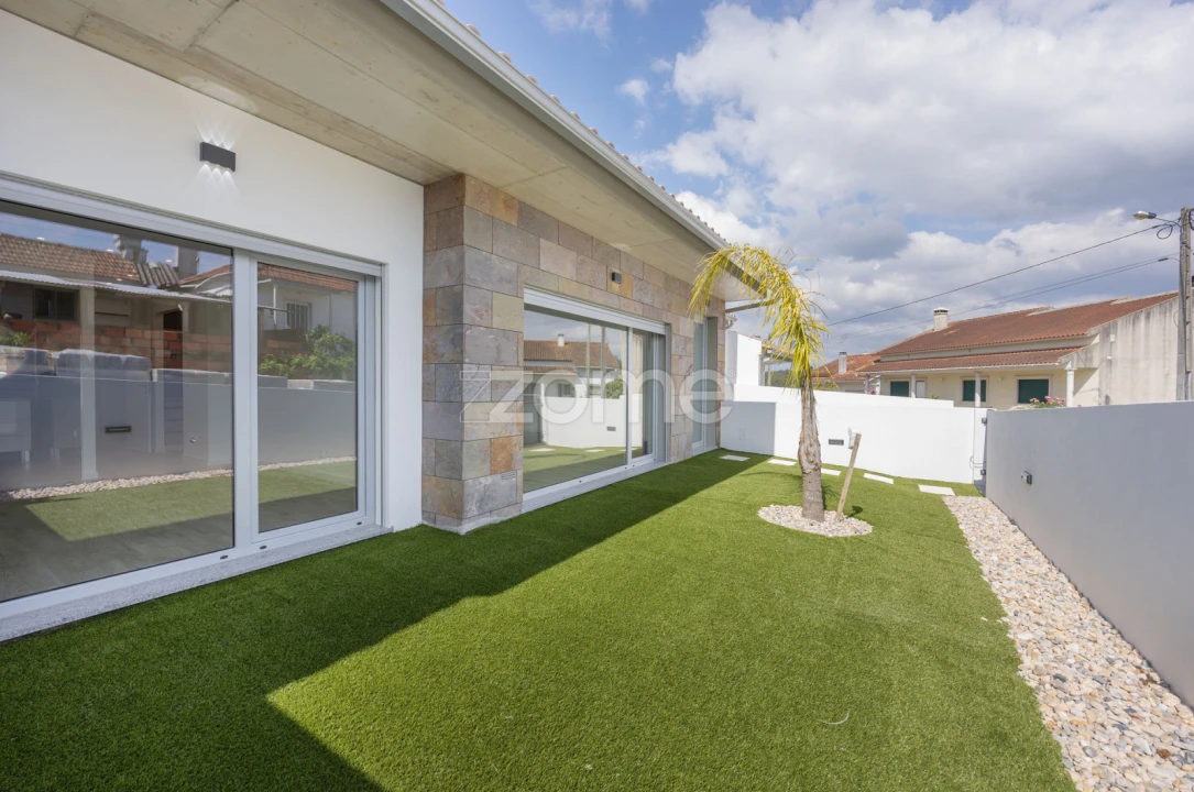 Moradia T3 para Venda em Santa Eufémia e Boa Vista Foto 1