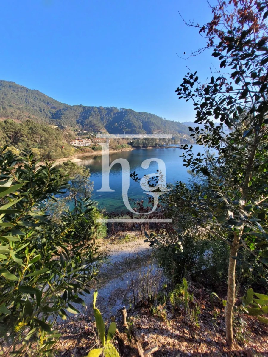 Moradia T4 para Venda em Vilar da Veiga Foto 3