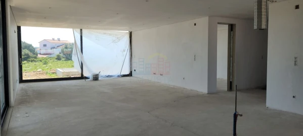 Moradia T4 para Venda em São João das Lampas e Terrugem
