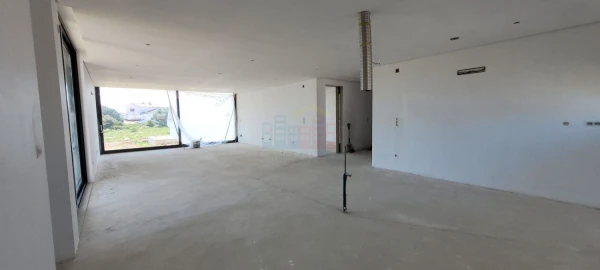 Moradia T4 para Venda em São João das Lampas e Terrugem