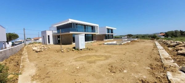 Moradia T4 para Venda em São João das Lampas e Terrugem