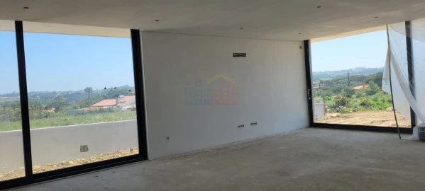 Moradia T4 para Venda em São João das Lampas e Terrugem