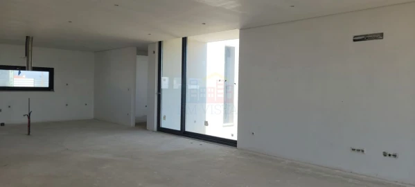 Moradia T4 para Venda em São João das Lampas e Terrugem