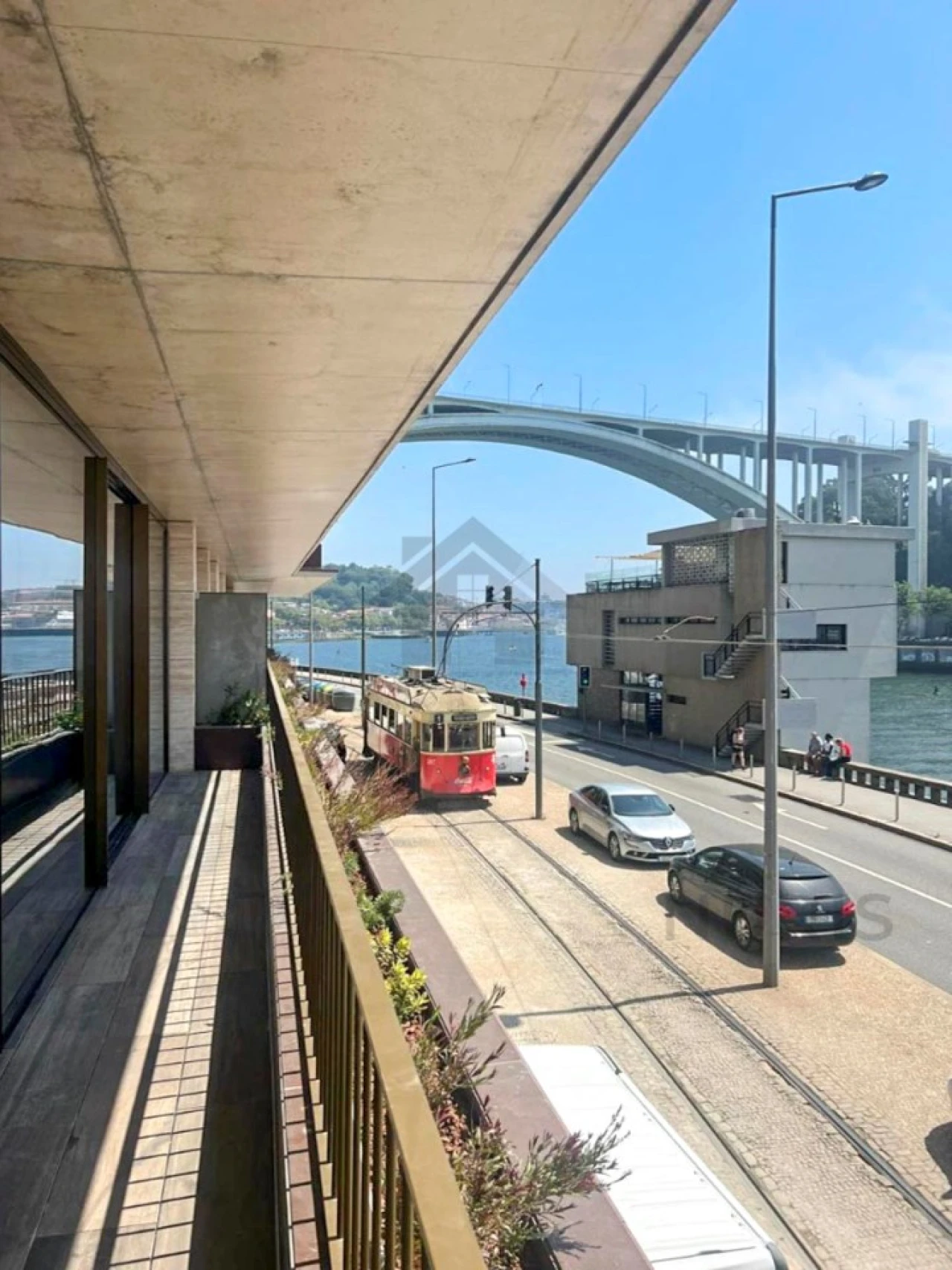 Apartamento T4 para Venda em Lordelo do Ouro e Massarelos Foto 1
