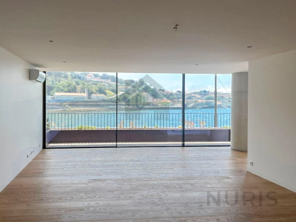 Apartamento T4 para Venda em Lordelo do Ouro e Massarelos Foto 15