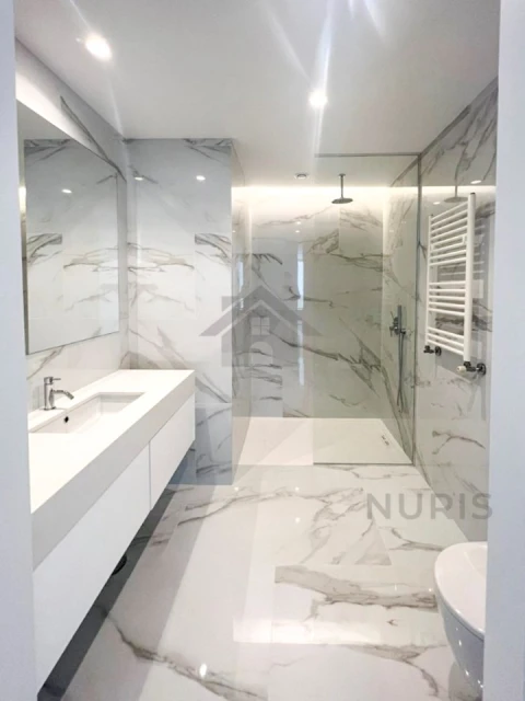 Apartamento T4 para Venda em Lordelo do Ouro e Massarelos
