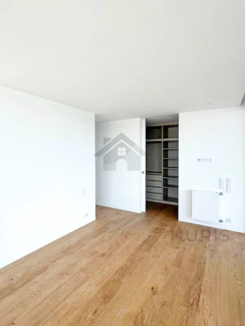 Apartamento T4 para Venda em Lordelo do Ouro e Massarelos