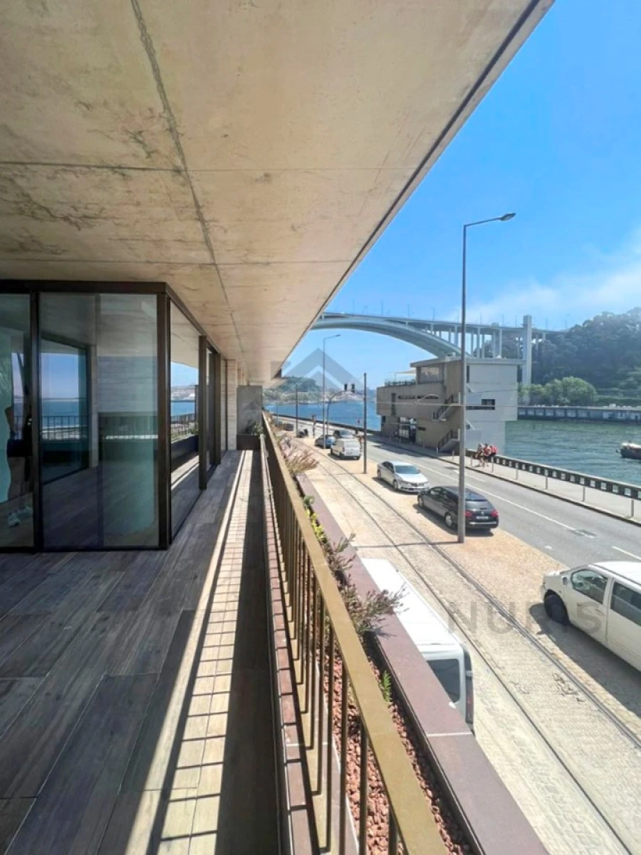 Apartamento T4 para Venda em Lordelo do Ouro e Massarelos Foto 2