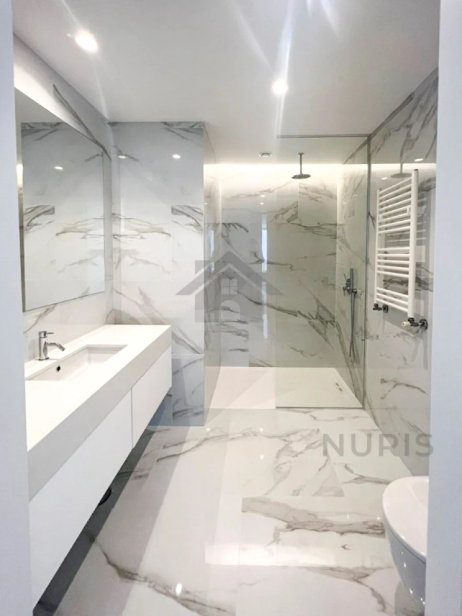 Apartamento T4 para Venda em Lordelo do Ouro e Massarelos Foto 16
