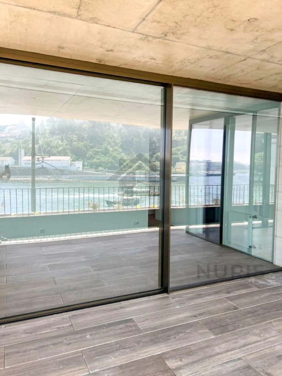 Apartamento T4 para Venda em Lordelo do Ouro e Massarelos Foto 25
