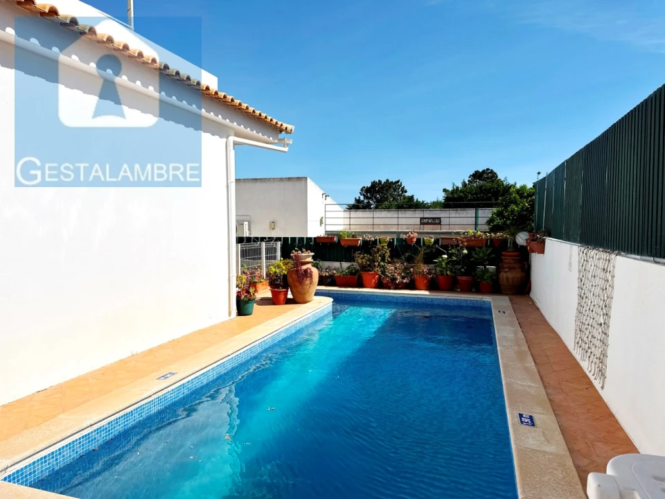 Moradia T4 para Venda em Albufeira e Olhos de Água Foto 4