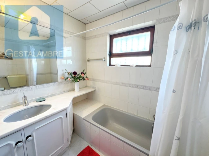 Moradia T4 para Venda em Albufeira e Olhos de Água Foto 15