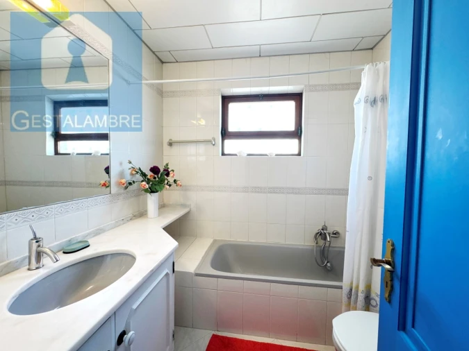 Moradia T4 para Venda em Albufeira e Olhos de Água Foto 16