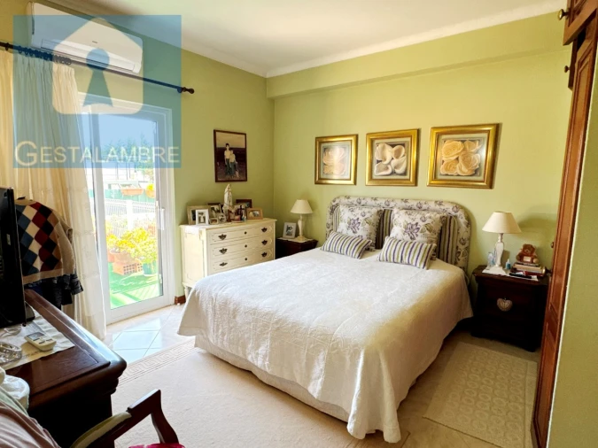 Moradia T4 para Venda em Albufeira e Olhos de Água Foto 29