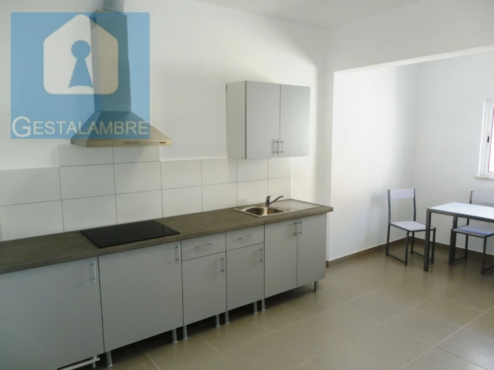 Moradia T3 para Venda em Albufeira e Olhos de Água Foto 3