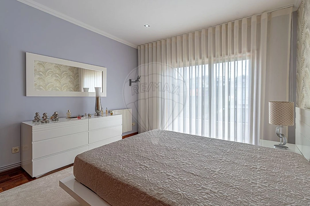 Moradia T4 para Venda em Oliveira do Douro Foto 20