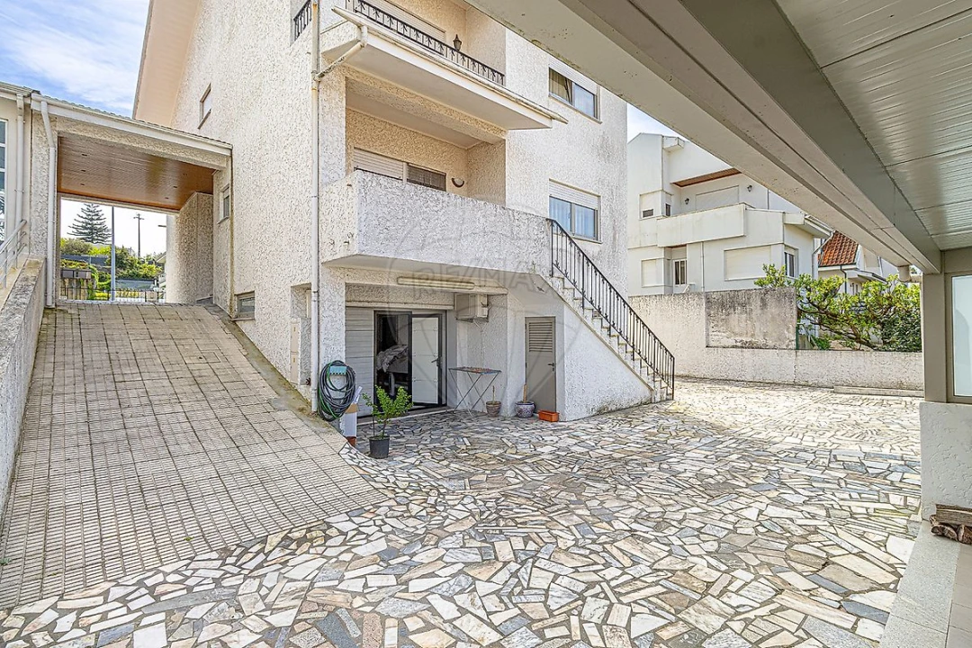 Moradia T4 para Venda em Oliveira do Douro Foto 43