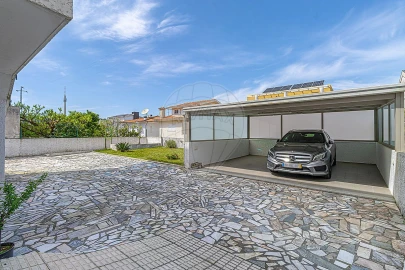 Moradia T4 para Venda em Oliveira do Douro