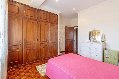 Moradia T4 para Venda em Oliveira do Douro