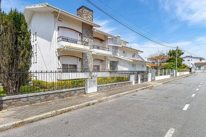 Moradia T4 para Venda em Oliveira do Douro